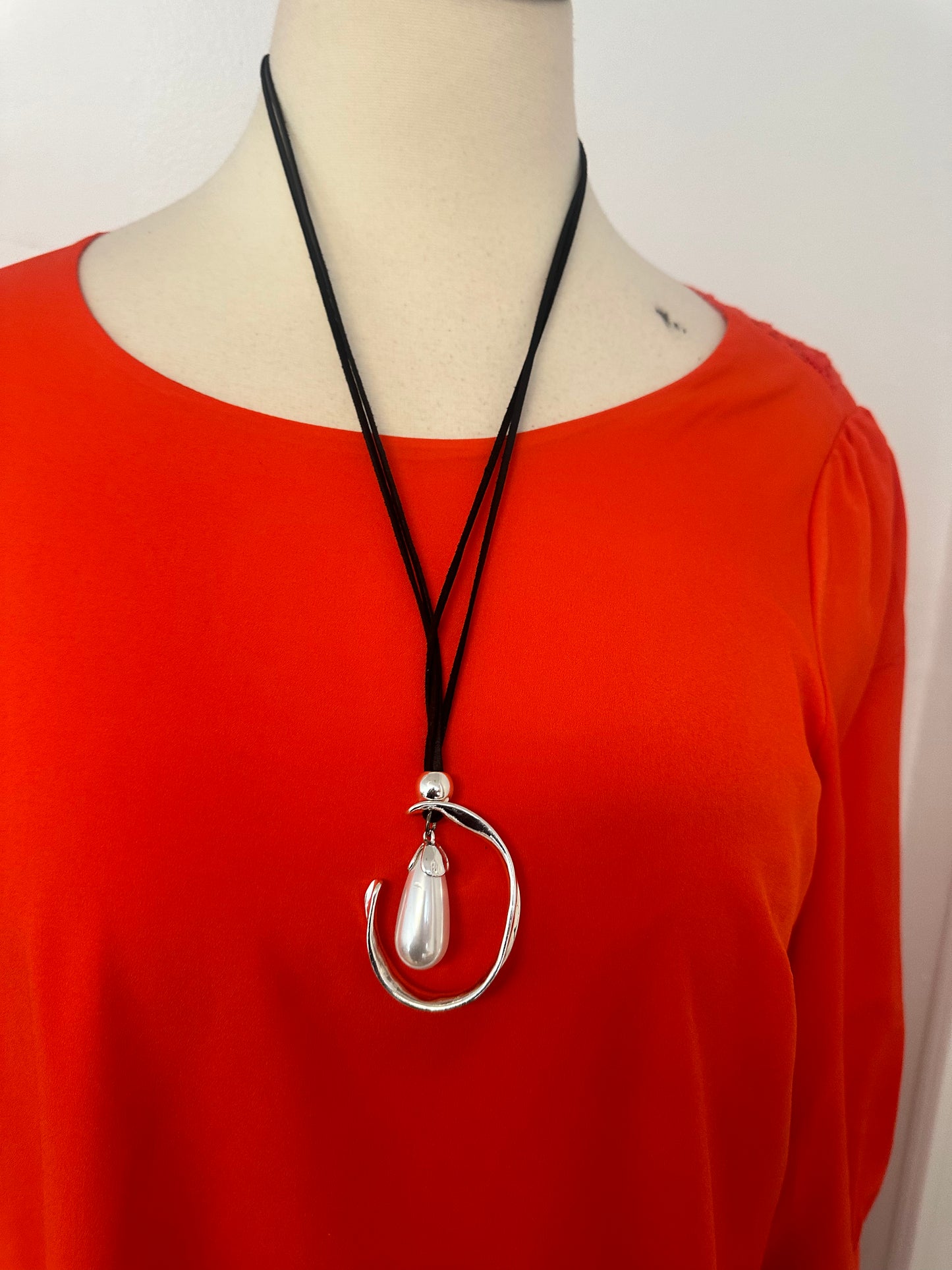 Attitudes of Pearls Necklace