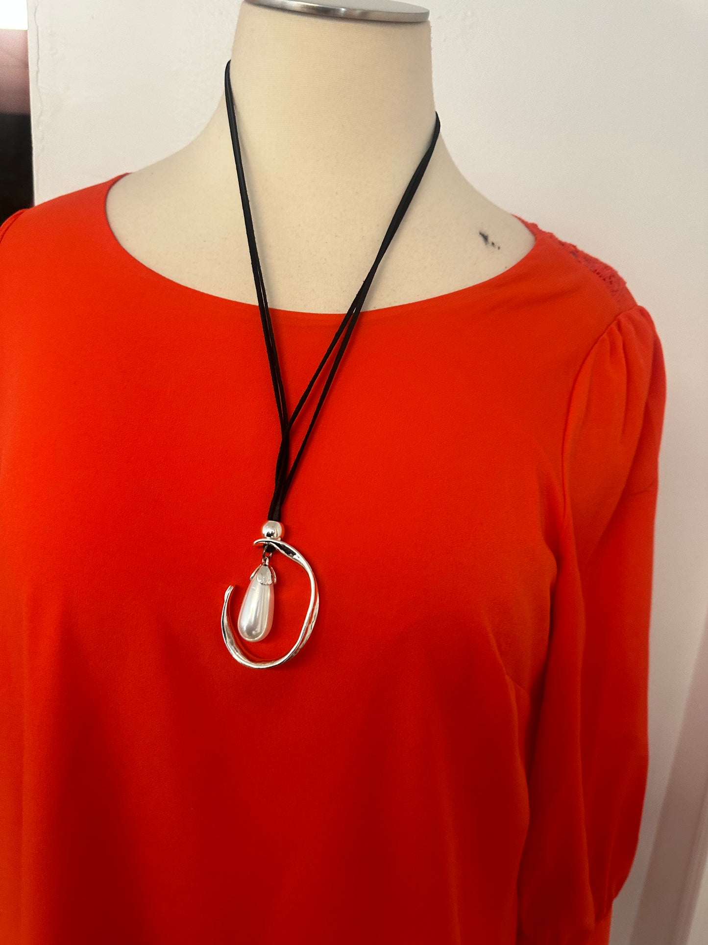 Attitudes of Pearls Necklace